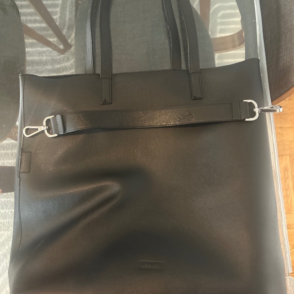 Away The Longitude Tote Black Leather - Picture 1 of 3